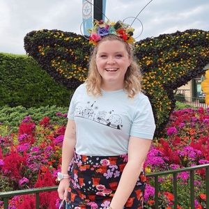 Pixie Place WDW skyline tee, size M